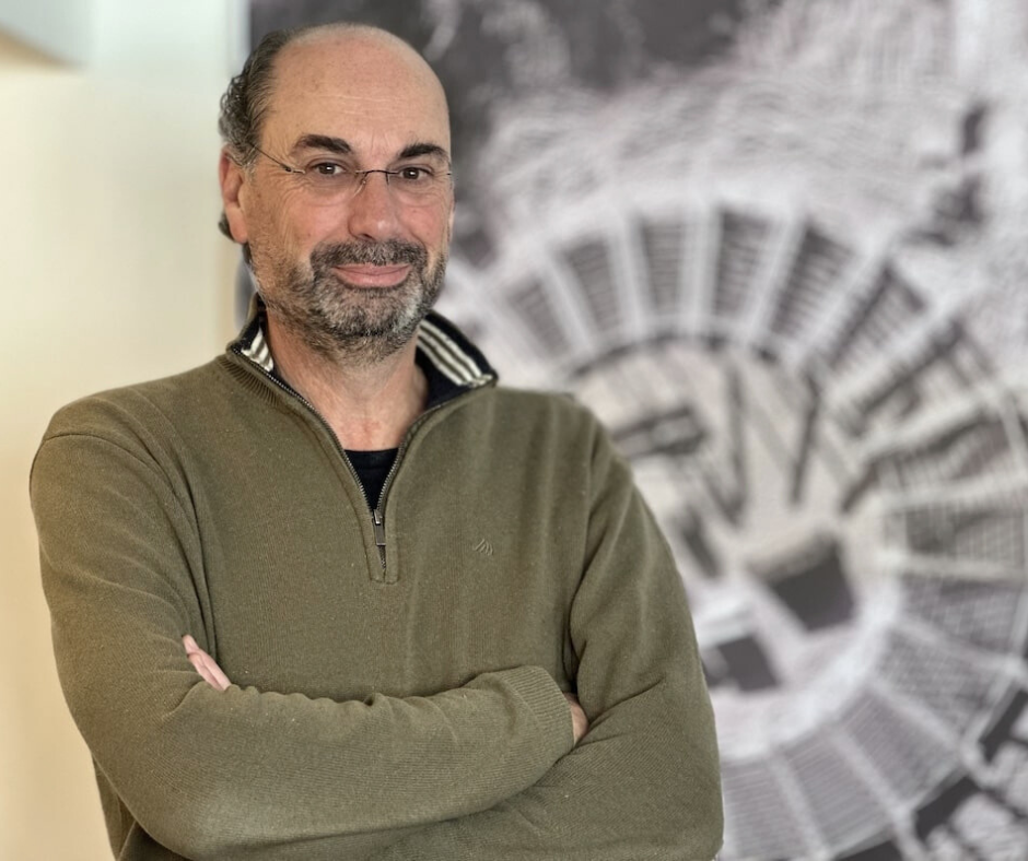 P000_20251115_ILLUSTRARCH